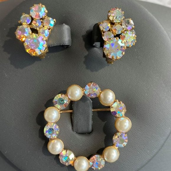 Triad Jewelry - 💋 4 FOR $50 /VINTAGE TRIAD EARRINGS & BROOCH (VGUC)